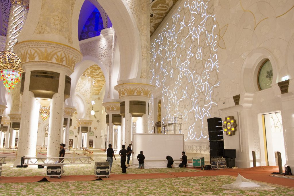 Almoe Installs MLA at Abu Dhabi’s Grand Mosque for Ramadan