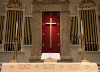 SLR International Specifies DPA Microphones for Houston Church