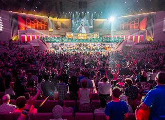 Philips Vari-Lite Series 4000 Luminaires Offer Expansive Versatility at First Baptist Orlando