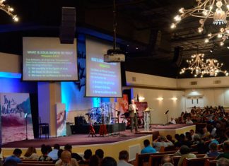 Calvary Chapel South Bay Lifts Up their Sound with QSC WideLine