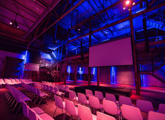 Chic Venue, DeFabrique is PARFectly Shown the Light by Robe