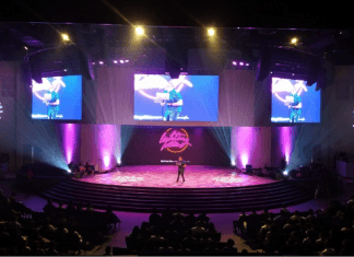 Elation Lighting and Video System Revival at Comunidad Apostólica Hosanna Church in Panama