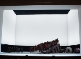 Dalis 860 LED Cyclorama Colour the Sky for Snégourotchka at the Bolshoi Theatre