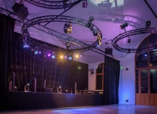 Former Train Station Back on Track as Acclaimed Concert Venue Thanks to APG Uniline Compact