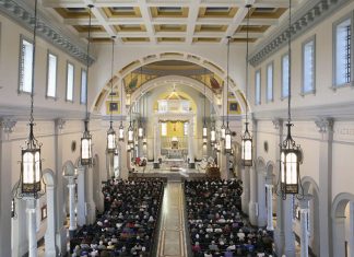 Danley Jericho Conveys Heavenly Music in Knoxville Cathedral