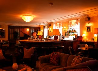 Tateside installs 1 Sound across Soho Mews House members’ club Tateside installs 1 Sound loudspeakers at Mews House