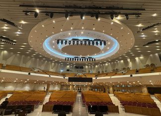 Manna Methodist Church expands capabilities with two DiGiCo Quantum 852 The Manna Church team made the decision to replace their existing SD7 with two DiGiCo Quantum 852.