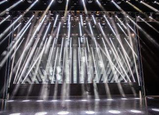 Friedrichstadt-Palast invests in Robe fixtures