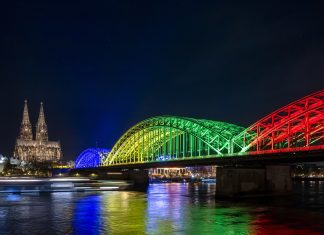 ROXX fixtures illuminate Cologne’s Hohenzollern Bridge in support of Olympic bid